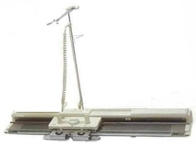 Silver-Reed SK840 Elektronik-Strickmaschine, mit deutscher und englischer Anleitung von deutschem Strickmaschinen-Fachhändler